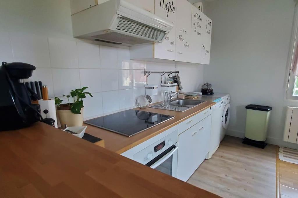 Simplicite Et Calme En Appartement A 이스와 외부 사진