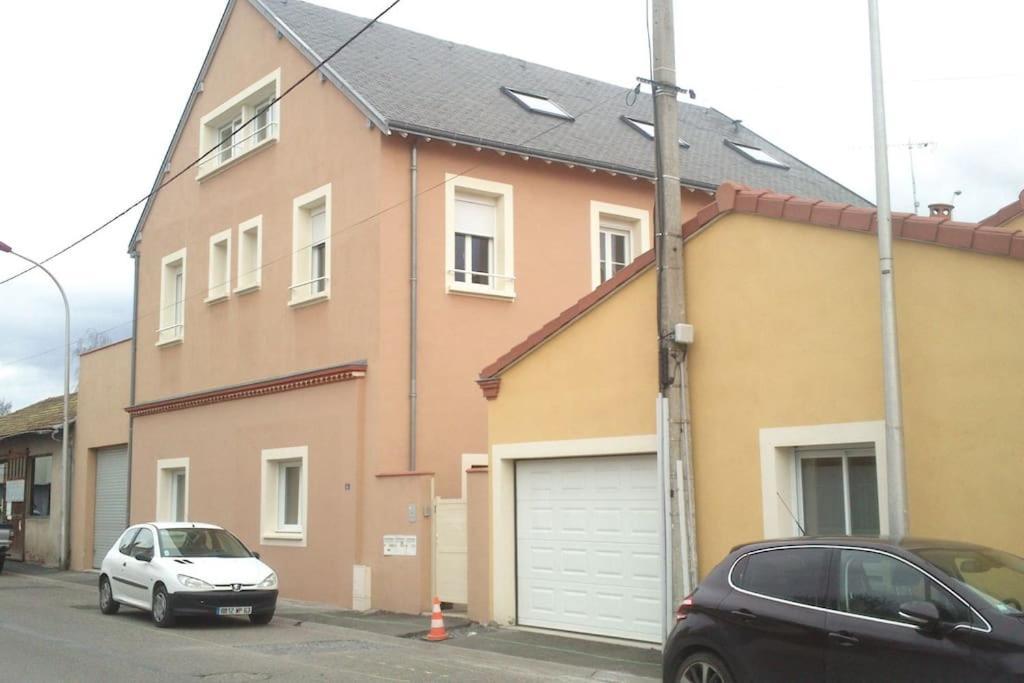 Simplicite Et Calme En Appartement A 이스와 외부 사진