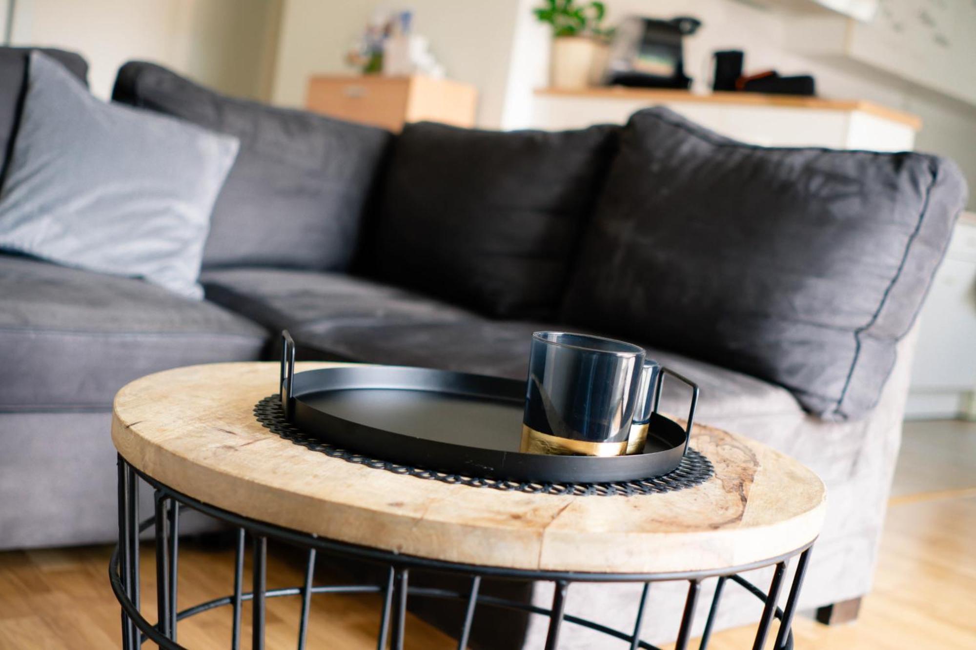Simplicite Et Calme En Appartement A 이스와 외부 사진